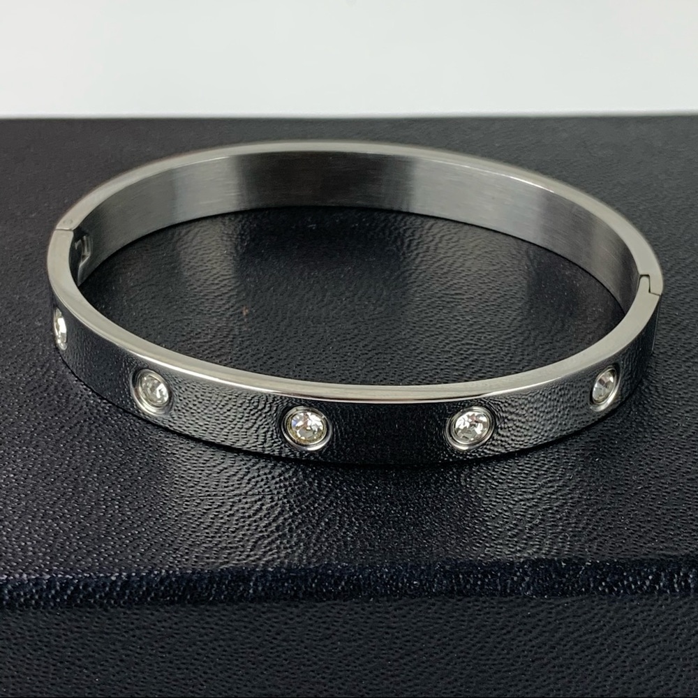 💕New Rhinestone Bangle